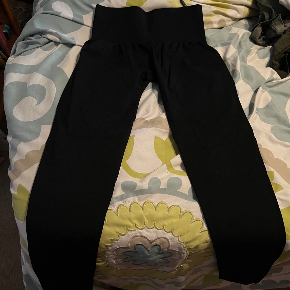 NVGTN black seamless leggings